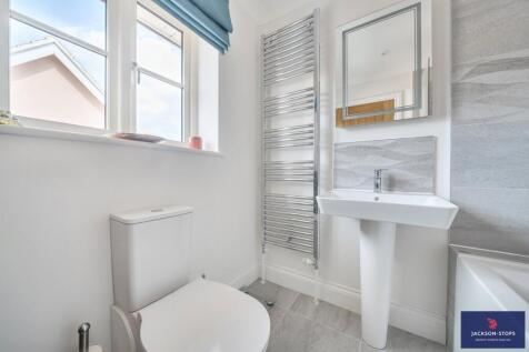 Family Bathroom B
