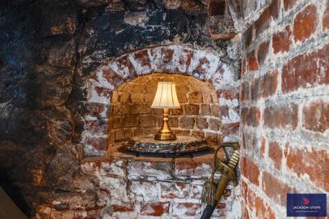 Chimney Cameo
