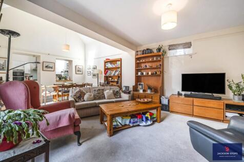 Sitting/Dining Room