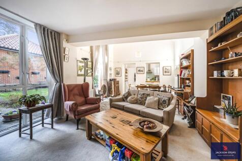 Sitting/Dining Room