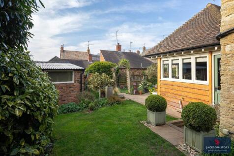 Lawn &amp; Garage