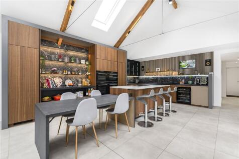 Kitchen Dining Area