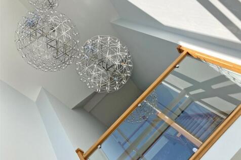 Full Height Ceiling