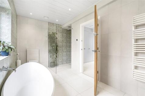 Main En Suite
