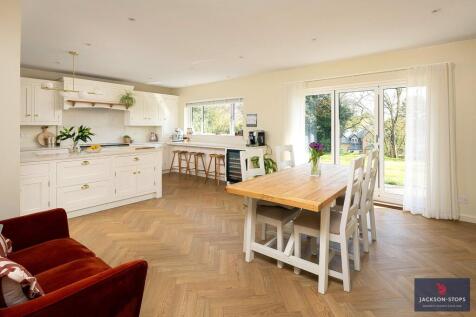 Dining/Kitchen