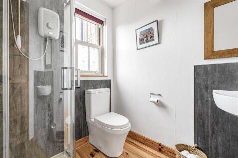Cloak/Shower Room