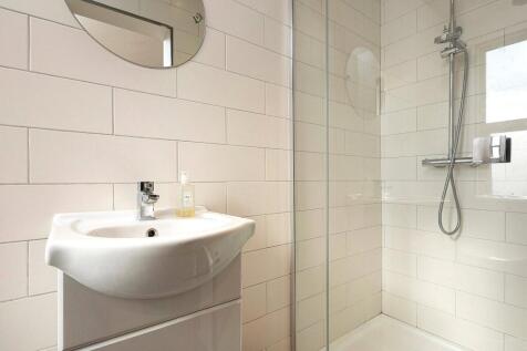 Ensuite To Bedroom 2