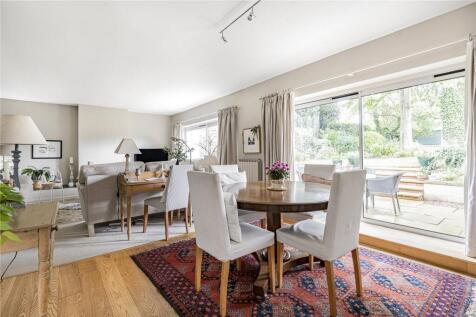 Sitting/Dining Area