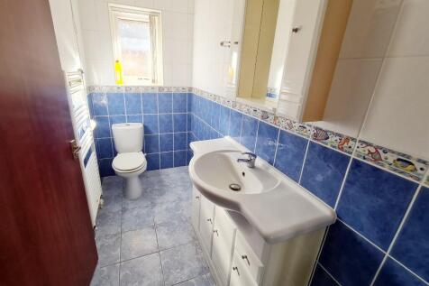 En-Suite Shower Rm