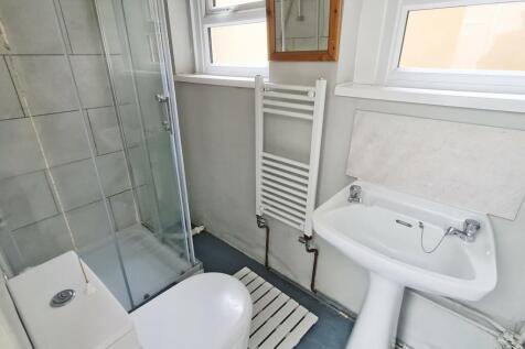 GF Shower Room