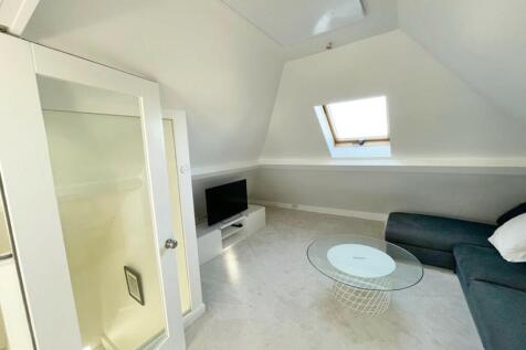 Bedroom Four/Studio