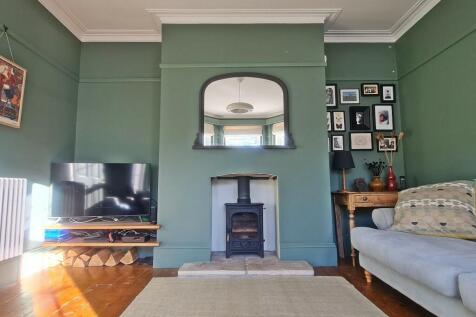 Feature Log Burner