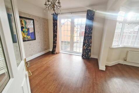 Lounge &amp; Dining Room