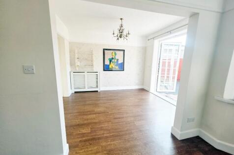 Arch to Dining Room