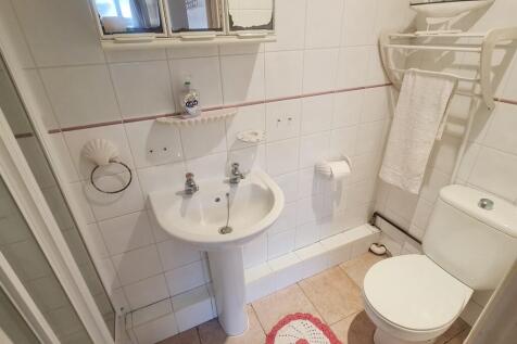 En-Suite 1