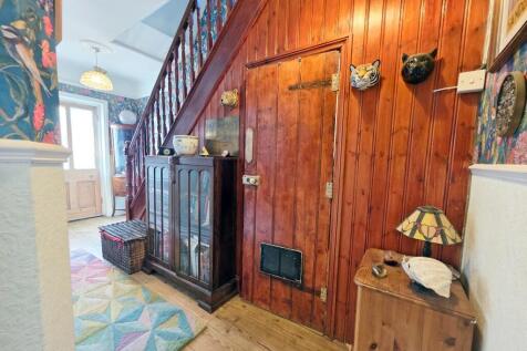 Door to Cloakroom
