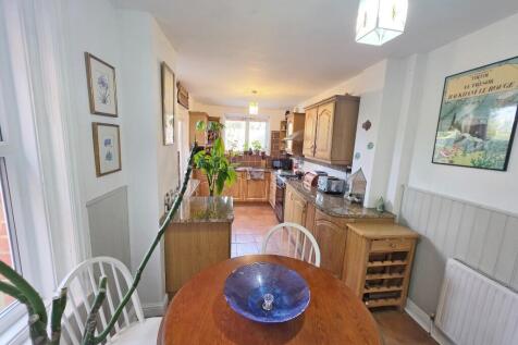 Kitchen/Br&#39;fst Room