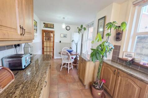 Kitchen/Br&#39;fst Room