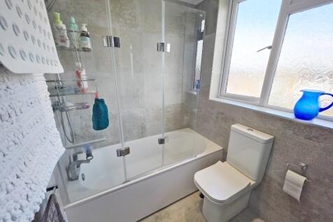 Newly FittedBathroom