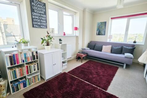 Dual Aspect Lounge