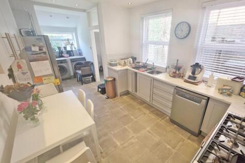 Kitchen/Br&#39;fst Room