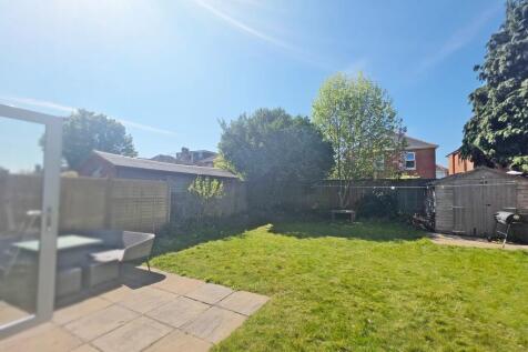 Southerly Rear Gdn