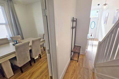 Hallway to Dining Rm