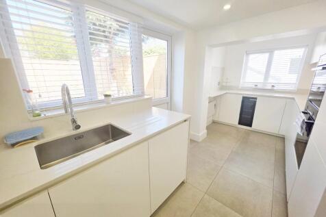 Newly Fitted Kitchen