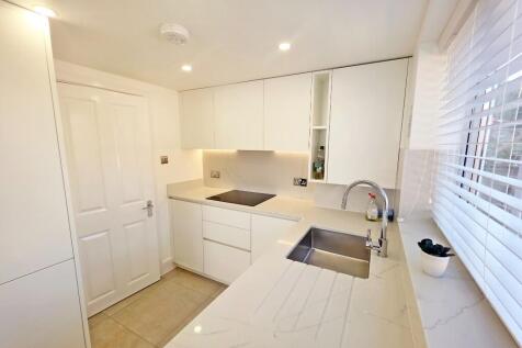 Newly Fitted Kitchen