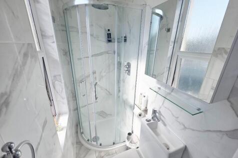 En-Suite Shower Rm