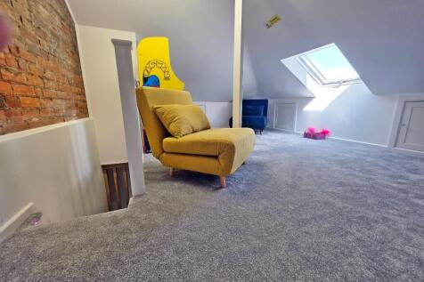 Attic/Hobbies Room