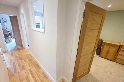 Access to Hobby Rm