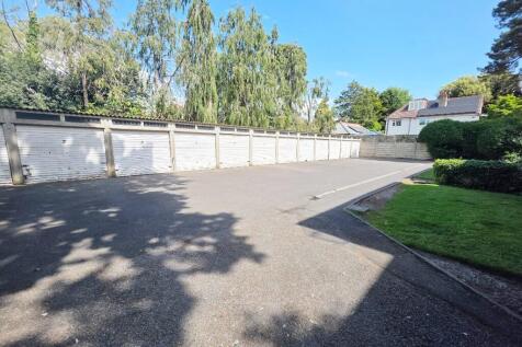Garage &amp; Parking