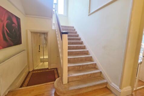 Stairs to First Fl&#39;r