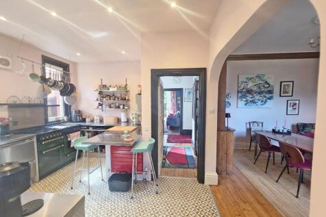 Kitchen Throu&#39; Diner
