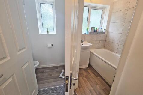 Bathroom &amp; Sep&#39; WC