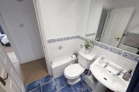 White Suite Bathr&#39;m