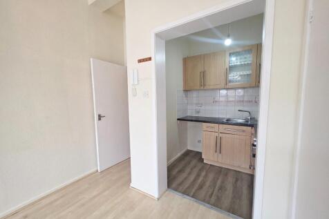 Arch to Kitchen