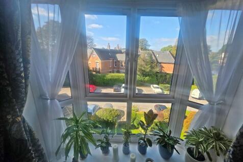 Feature Bay Windohtw