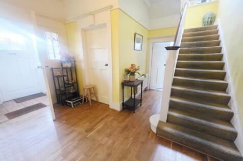 Stairs to First Fl&#39;r