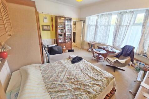 Arranged as a Bedr&#39;m