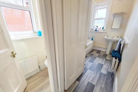Bathroom &amp; Sep&#39;WC