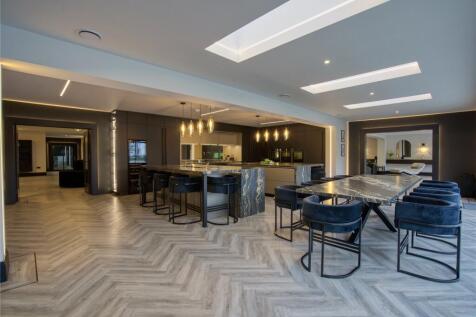 Kitchen/Dining Area