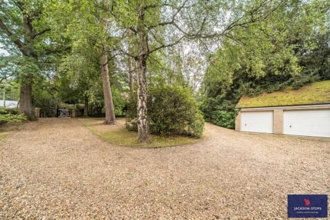 Drive &amp; Garages
