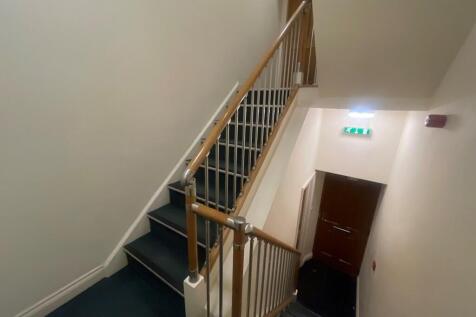 IMG_395529_4_larg...