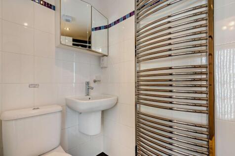 Bedroom 2 Ensuite