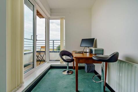 Bedroom5/Homeworking
