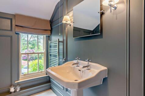Bedroom 4 Ensuite