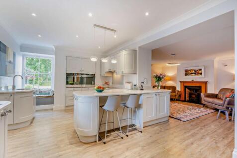 Semi Open Plan