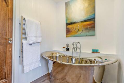 Bedroom 2 Ensuite